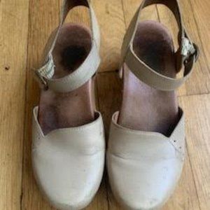 Dansko Clogs/Sandals - size 38/7.5 - beige